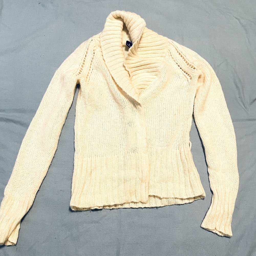 Women’s Gap Sweater Cowl Neck color Ivory size Medium